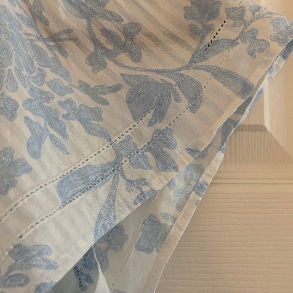 Universal Thread (Target) Flutter short sleeve V … - image 6